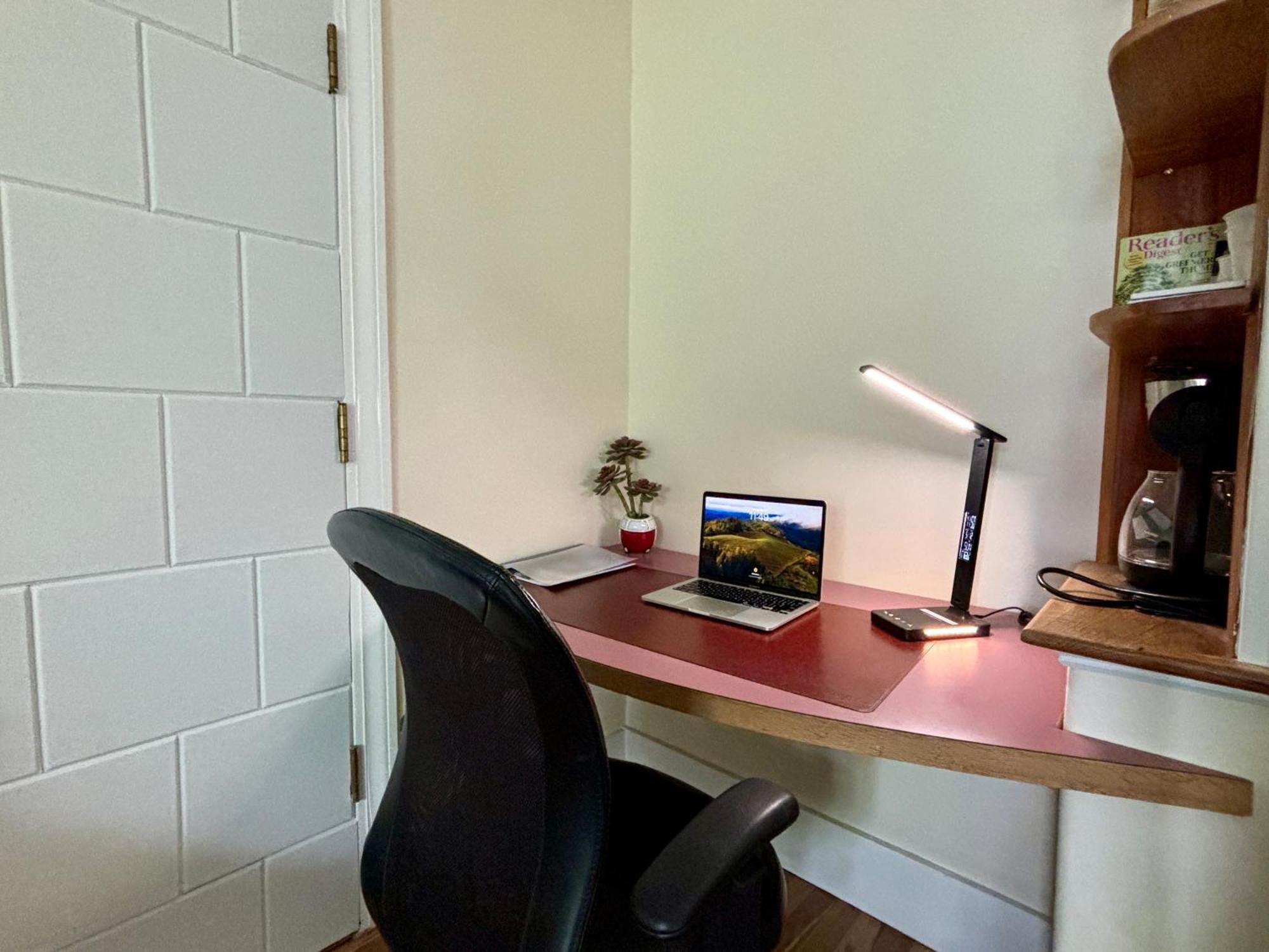 Traveler'S Den In Medford Lejlighed Værelse billede